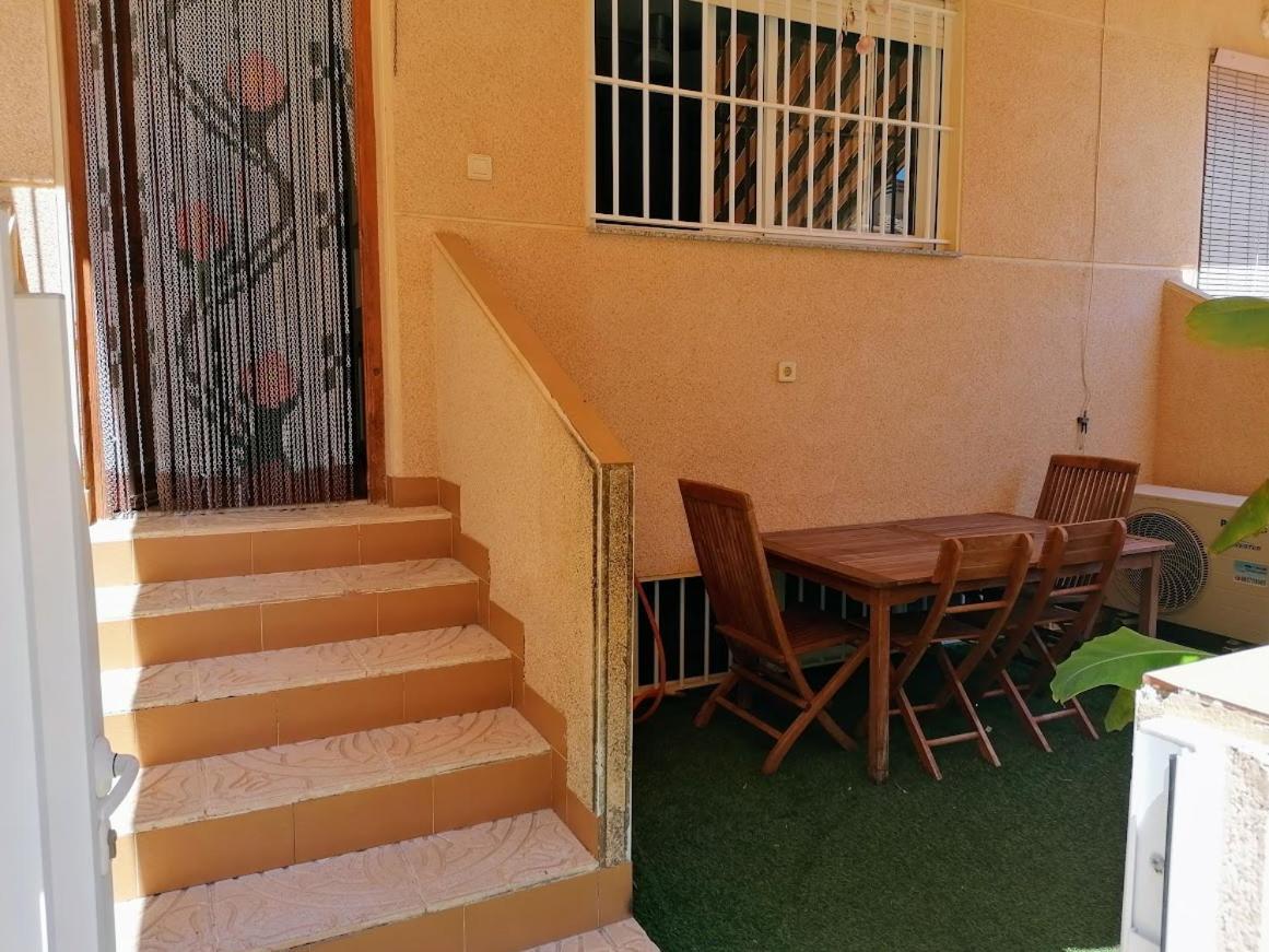 Magnificent 3 Bedroom House Close To The Beach With Community Swimming Pool Santa Pola Bagian luar foto