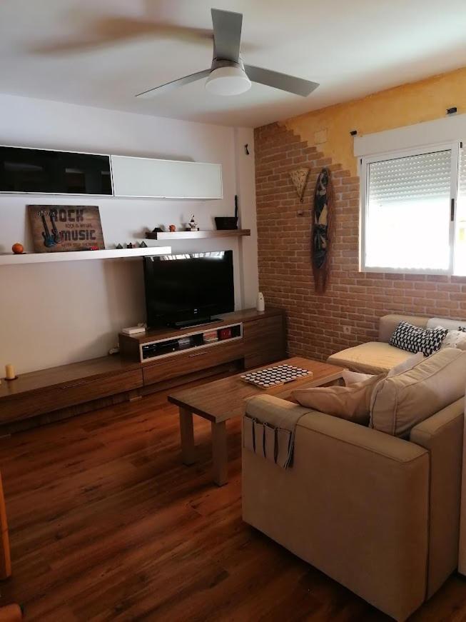 Magnificent 3 Bedroom House Close To The Beach With Community Swimming Pool Santa Pola Bagian luar foto