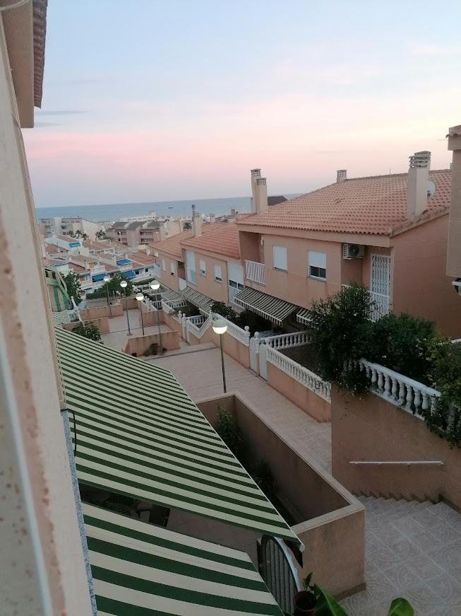 Magnificent 3 Bedroom House Close To The Beach With Community Swimming Pool Santa Pola Bagian luar foto